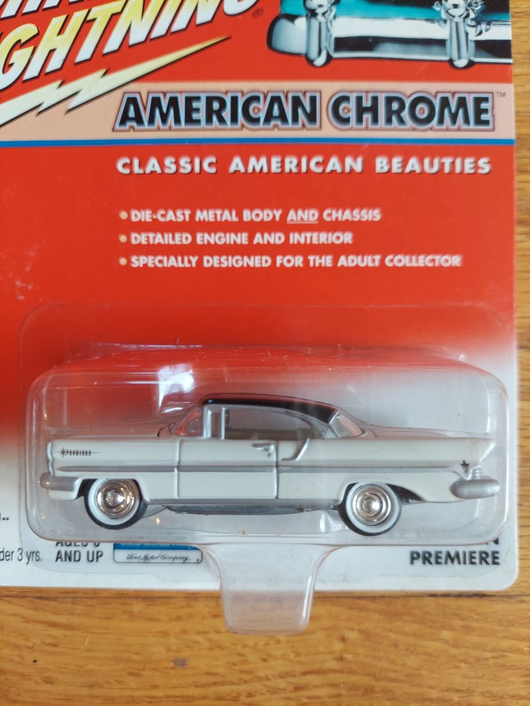 Johnny Lightning: American Chrome Combo - 1:64 Scale - 1957 Lincoln Premiere 