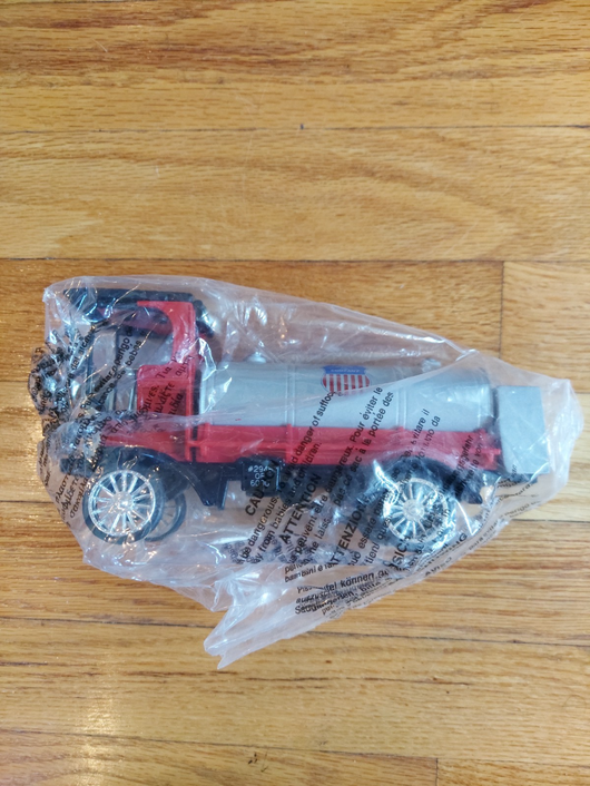 Ertl Union Oil Co. 1910 Mack Tanker Die-Cast Bank, New , Fast Shipping!