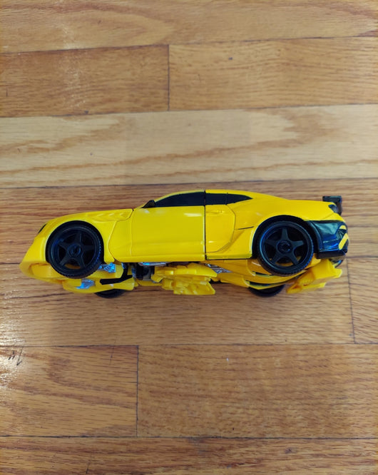 Transformers: The Last Knight - Armour Turbo Changer Bumblebee - Action Figure