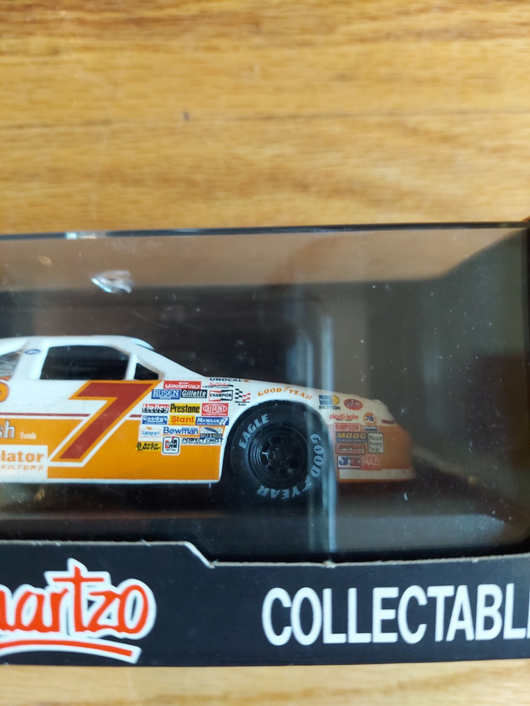 Qurtzo: Hooters 2013 Ford Thunderbird - 1/43 Scale, New In Box, Fast Shipping