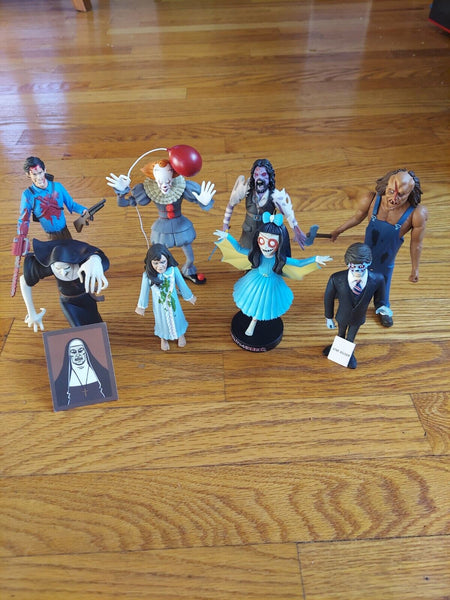 NECA Toony Terrors: Lot of 8 Figures - Capt. Blake, Male Alien, Ash, Regan, - Retro Daddy Gaming